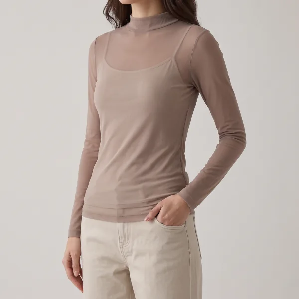 Blusa de Tule Gola Alta, cor Marrom, caimento de perto