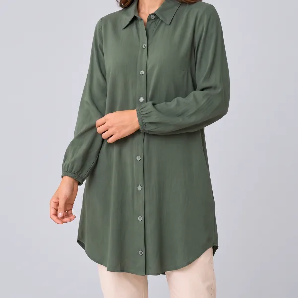Chemise Viscolinho Manga Longa, cor Verde militar, caimento de perto