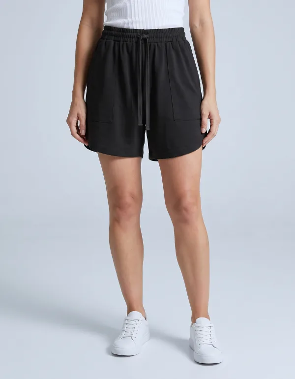 Short Soltinho, cor Preto, vista de frente